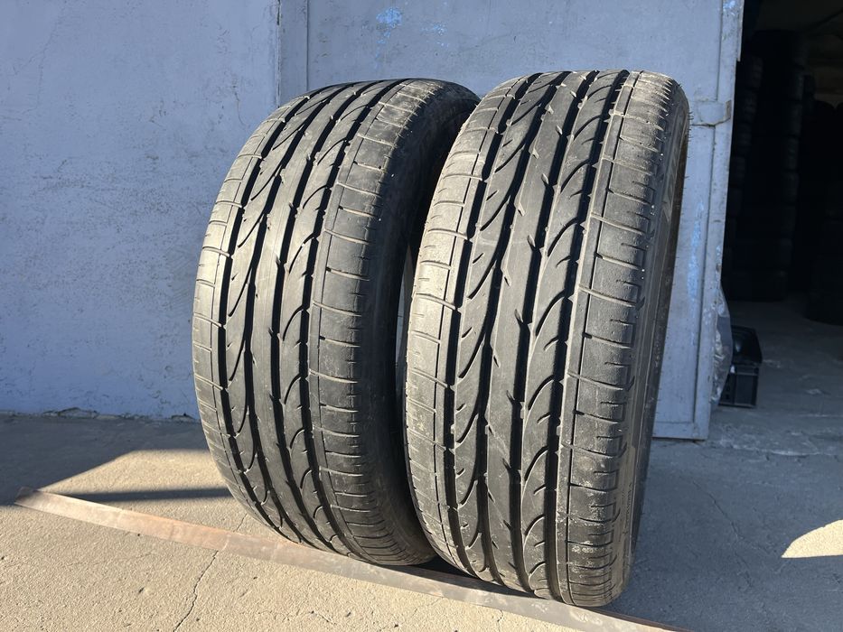 2 бр. летни гуми 235/45/19 Bridgestone DOT 1222 5/6 mm