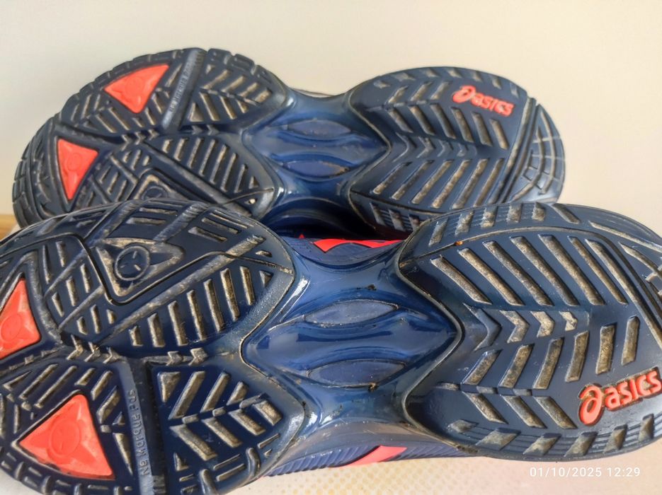 Дамски Asics Маратонки