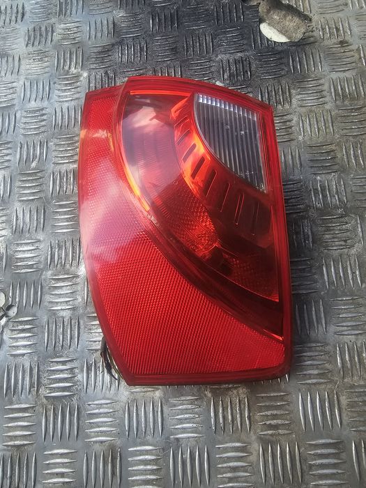 Stop dreapta  Seat Exeo 2010 break
