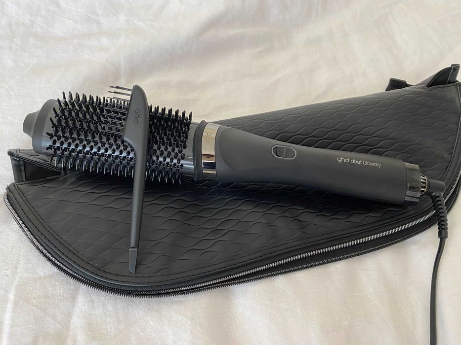GHD Duet Blowdry 2-в-1 в комплект с калъф за съхранение, четка за почистване и термозащитен крем за обем