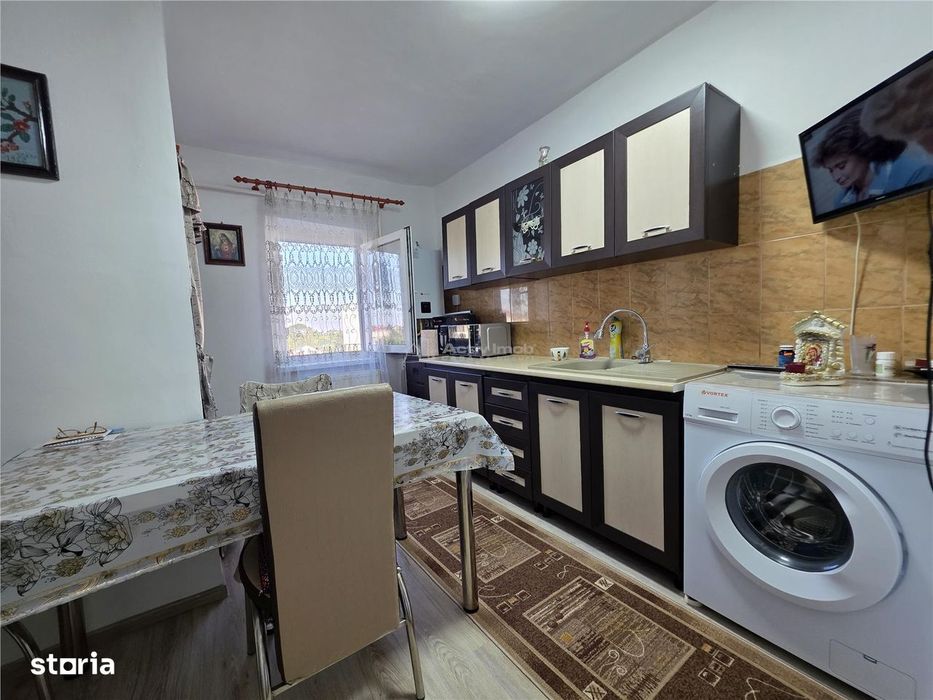 2 camere, renovat, mobilat, 56 mp, etaj 4, zona Pod