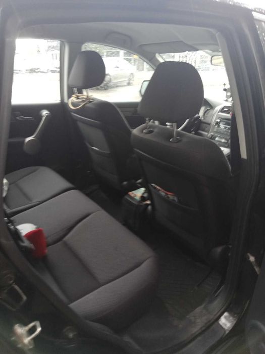 Продавам Honda CR-V