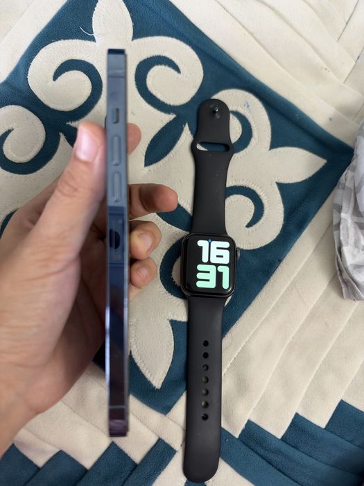 Продам iPhone 13 Pro Max 128 GB + Apple Watch Series 5 (40 мм)