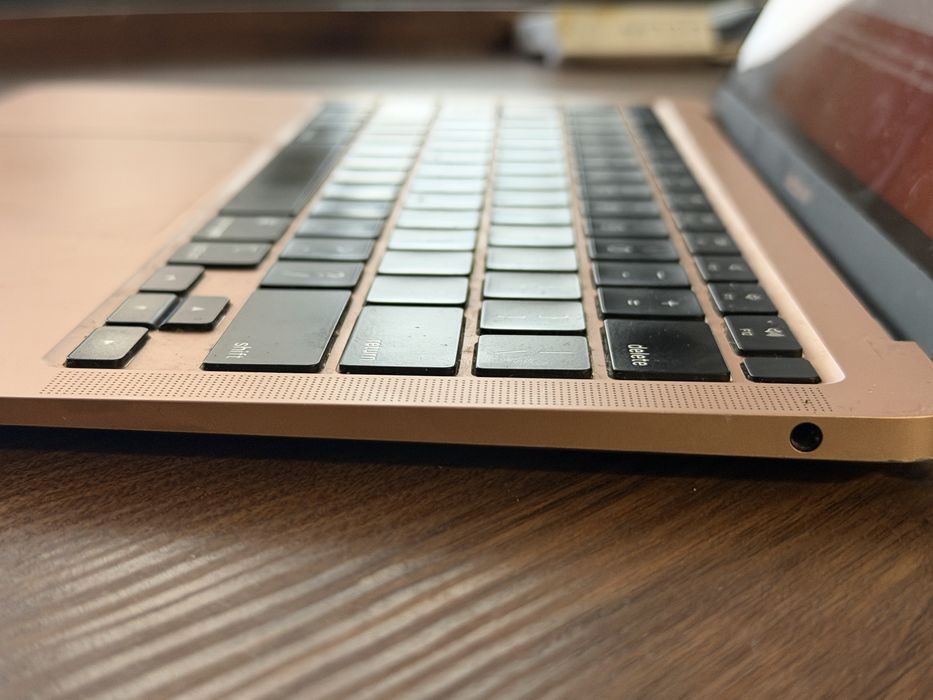 MacBook Air M1 (A2337) – Отлично състояние