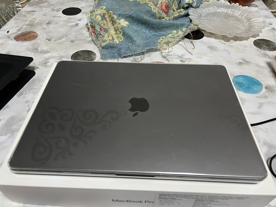 Ноутбок Macbook pro 16 2021