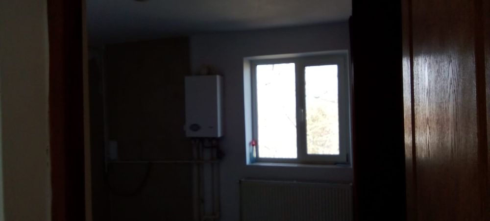Cameră cămin transformată în APARTAMENT 3 CAMERE – Centrală proprie, B
