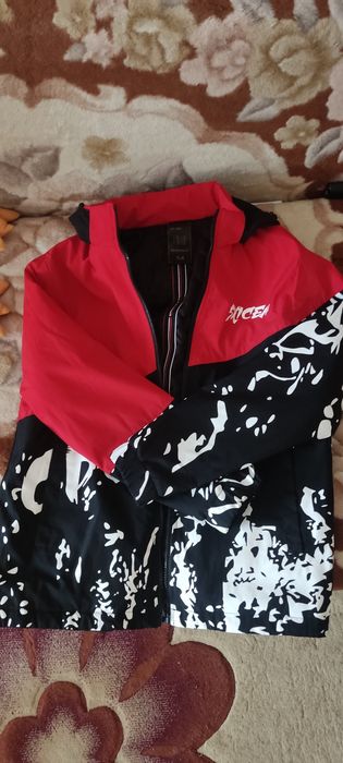 Продам куртку демисезонную