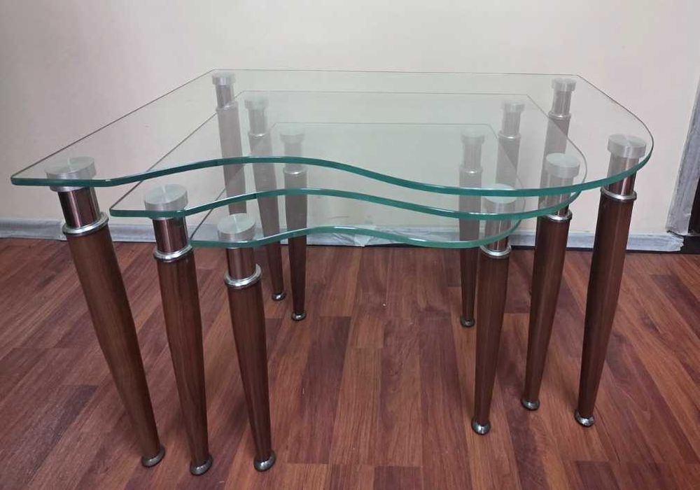 Продаваме 3 стъклени масички
