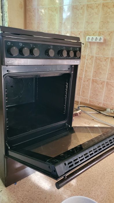 Продаю электрическую плиту Kaiser