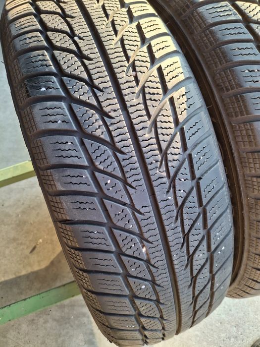 2 Anvelopele  de iarnă 185 65 r15 Goodride