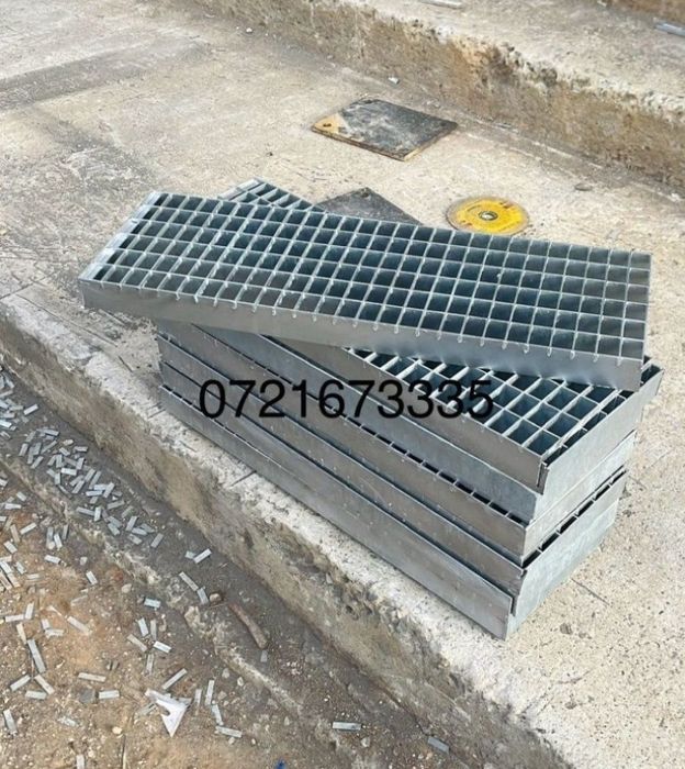 Trepte zincate la comanda