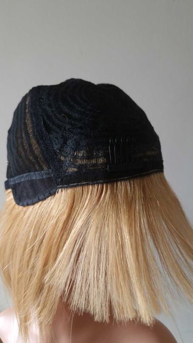 Естествена омбре руса къса боб перука с бретон и тъмни корени