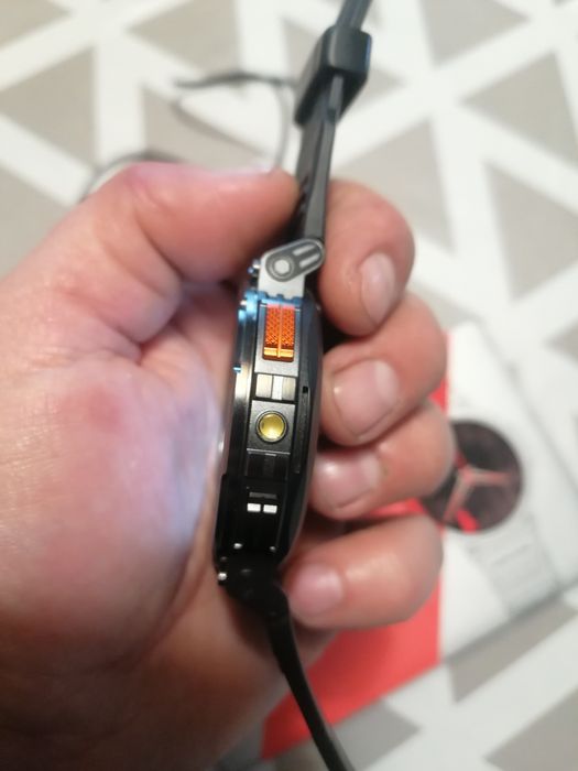 Smartwatch ecran HD 4.7 cm, baterie 730 mAh, diverse funcții, ca nou