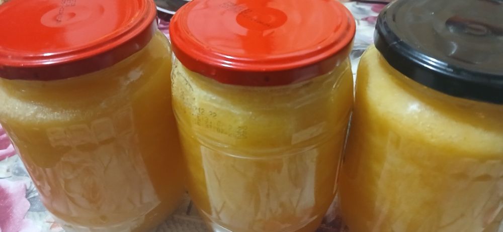 Vand branza de vaca si miere de albine