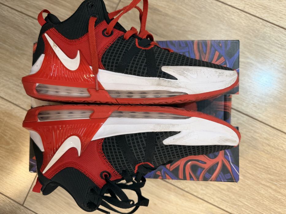 Lebron Nike Witness 7