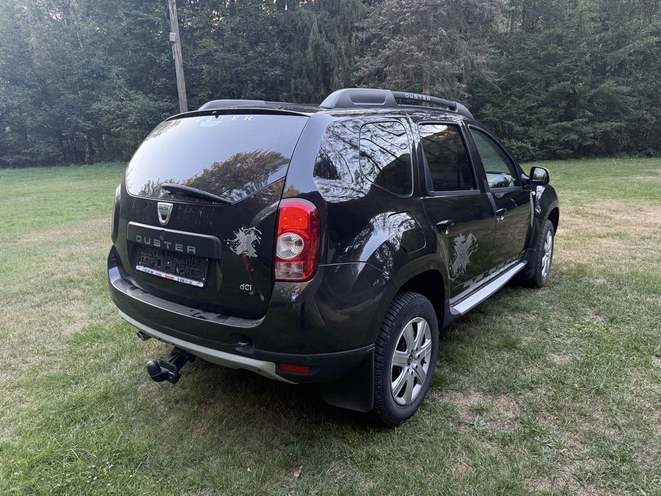 Vând Dacia  Duster