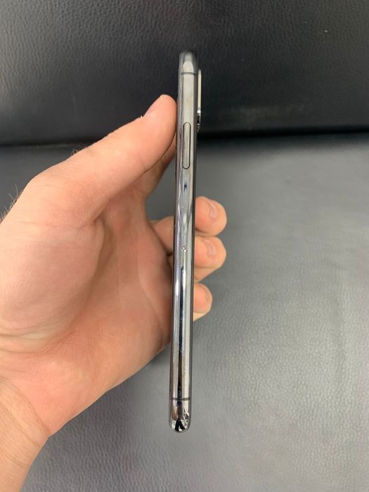 Айфон Х  в идеальном  состоянии