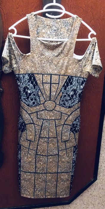 Дамски празнични рокли