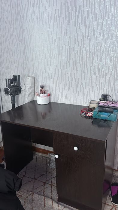 Стол письменный продам