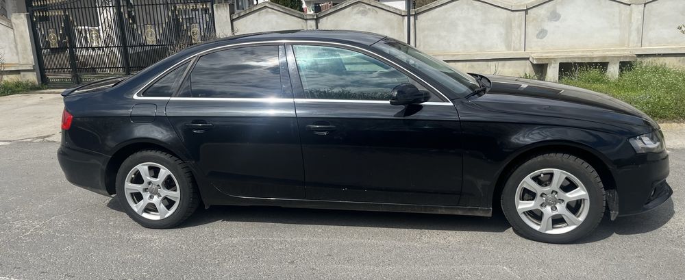Vând Audi A4 B8 2011
