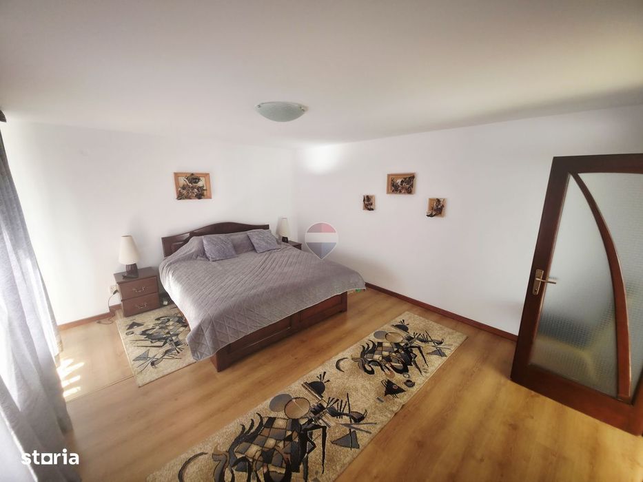 Casă / Vilă cu 5 camere de vânzare