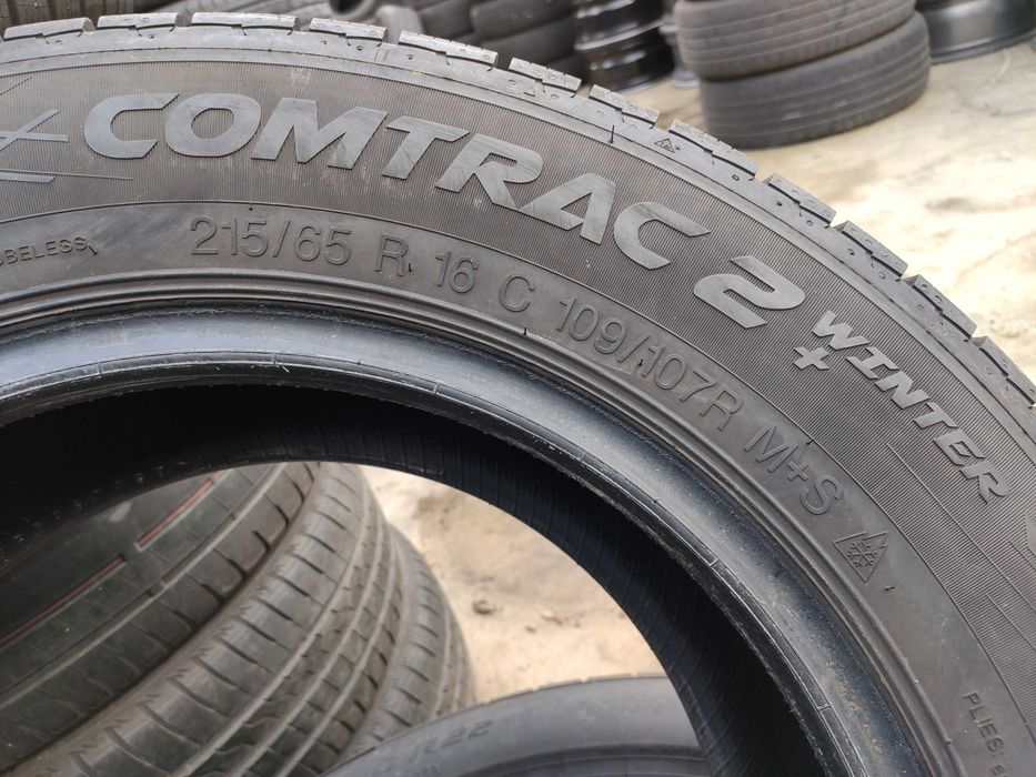 2бр Зимни гуми за бус 215 65 16 С - Vredestein