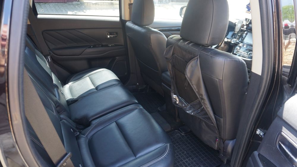 Vând Mitsubishi Outlander PHEV 2016 | Unic Proprietar RO | Full Options | 235.000 km | Multe Bonusuri Noi