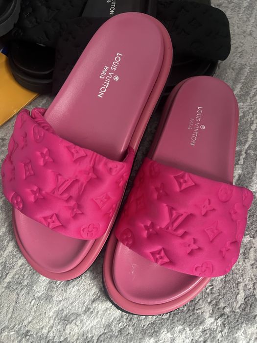 Papuci Loui Vuitton roz