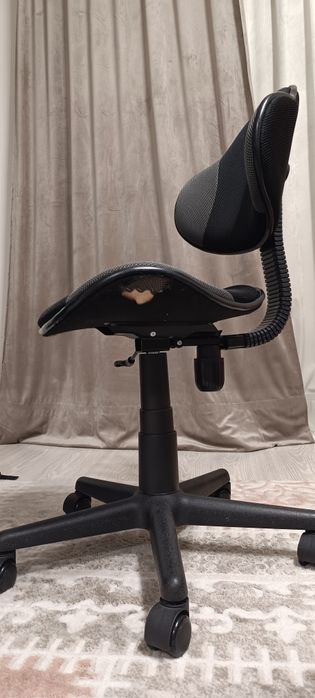 Детски стол за бюро