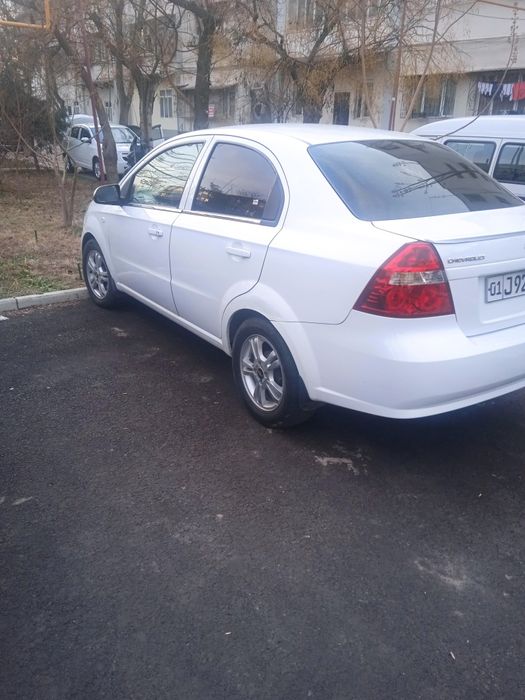 Нексия 3 сотилади