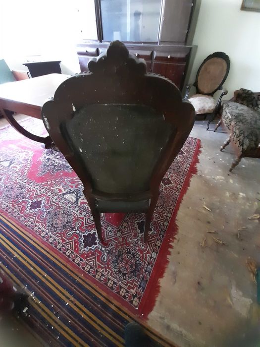 Jilturi-Doua scaune  vechi deosebite din piele, tip tron