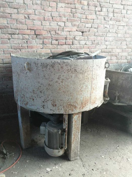Бетоносмесители принудительный 350 л. б/у