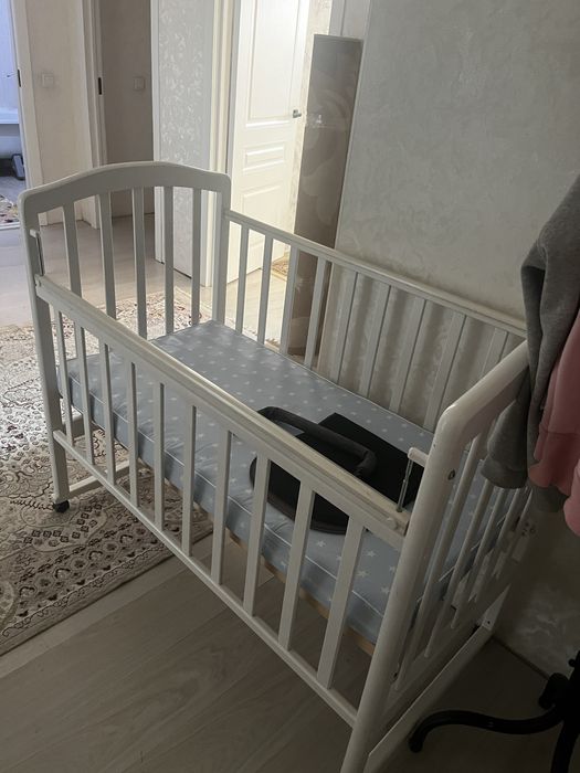Манежка в белом цвете