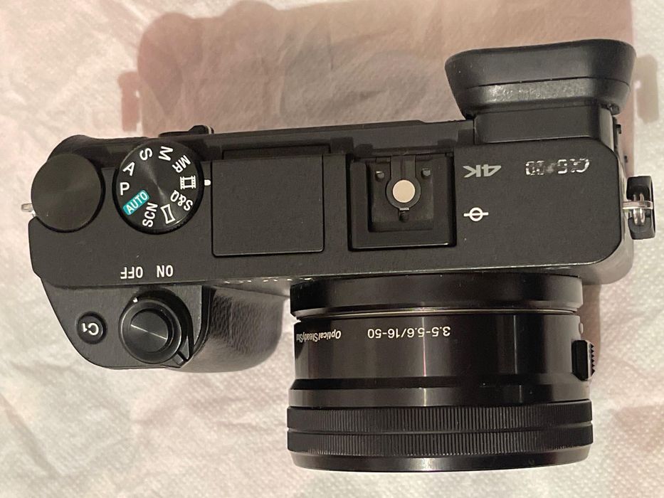 Sony A6400 в отличном состояний