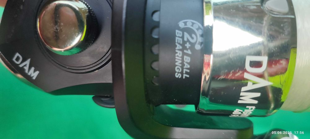 Продавам яка макара DAM