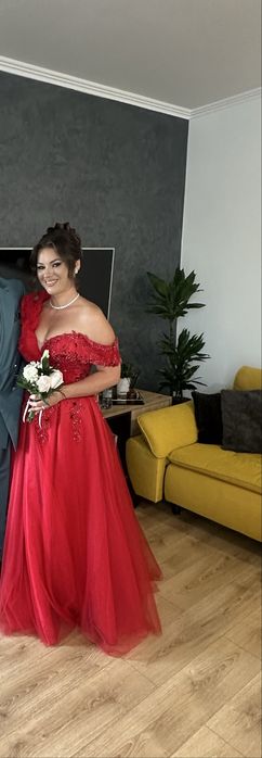 Vand rochie de nasa, rosie, facuta in atelier