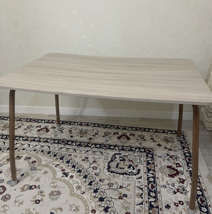 Стол продам в хорошом состояние