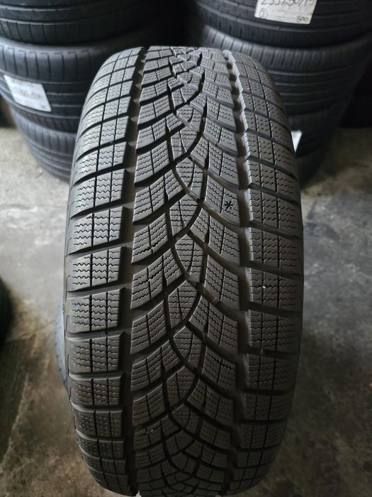 Goodyear 235/55 R18 104H MS iarnă