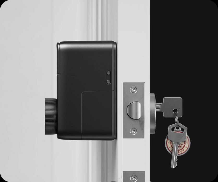 Смарт ключалка висок клас с хъб SwitchBot Lock Pro