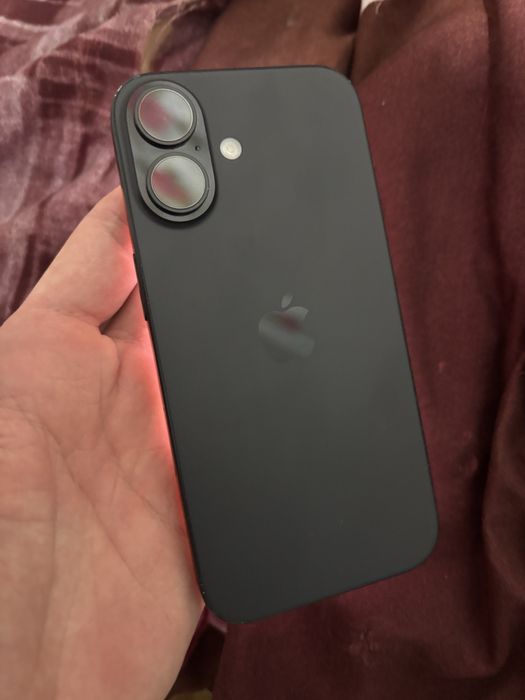 Продам iPhone 16
