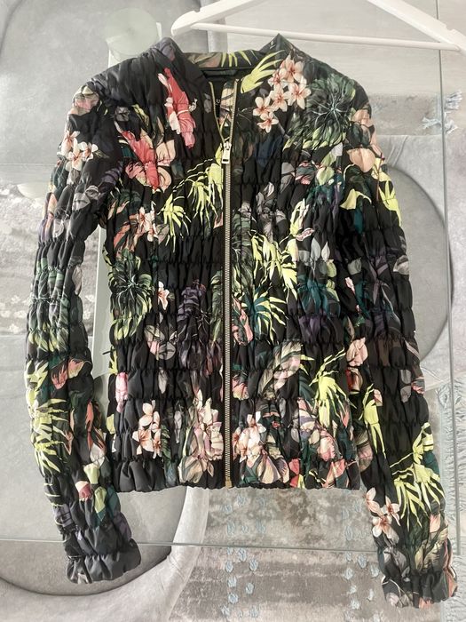 Дамско яке Guess ново