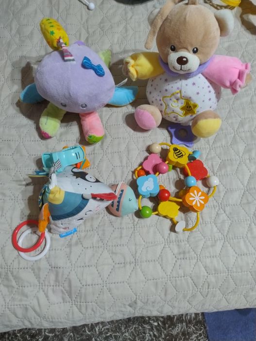 Jucării bebe foarte drăguțe