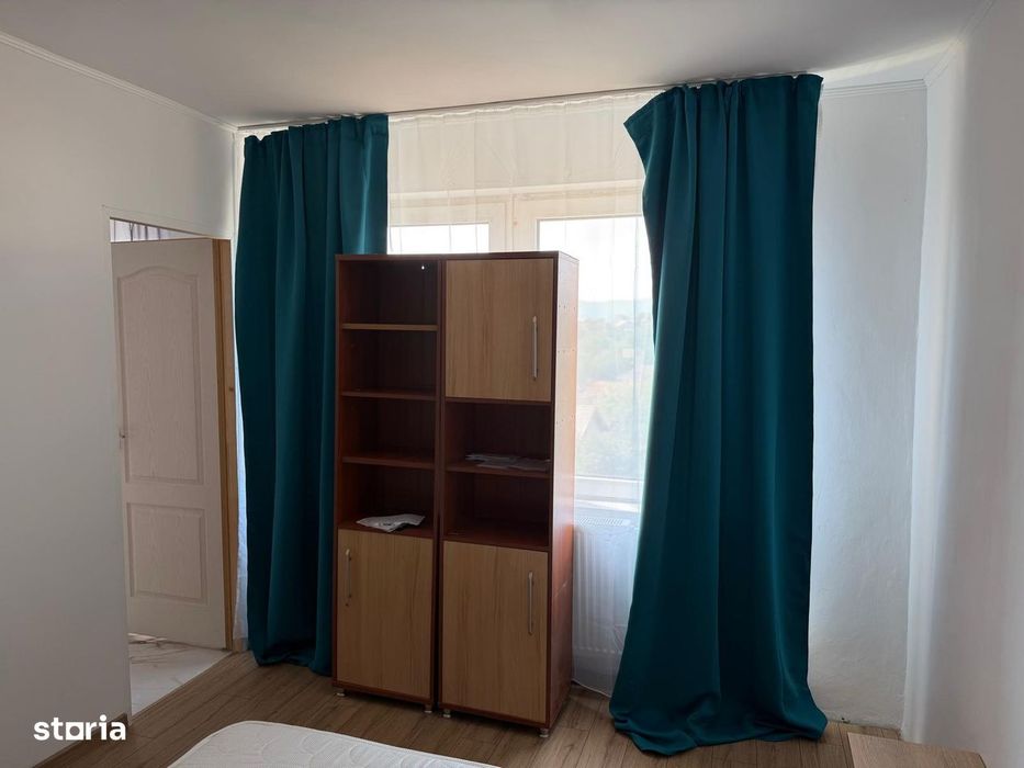Garsoniera etaj 4 - bloc de apartamente, strada Torentului