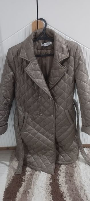 Срочно продам демисезонные куртки