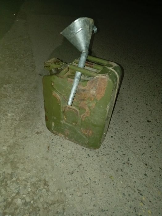 Продам канистра 20л