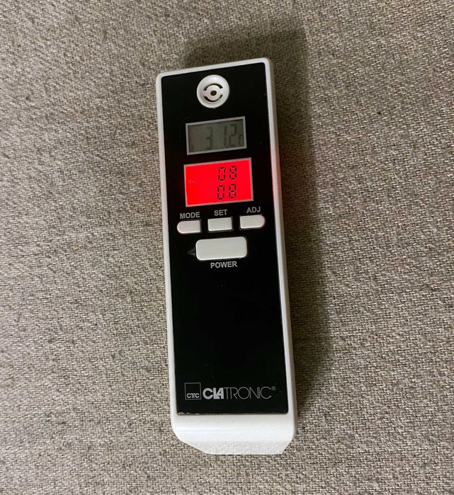 Alcooltester Clatronic AT 3605 digital cu afișaj iluminat roșu