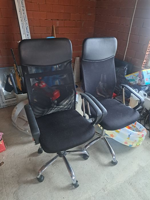 Офис стол -2 бр.