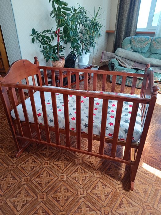 Детская кроватка