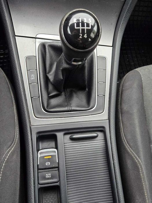 VOLKSWAGEN Golf 2013 — imagine 4
