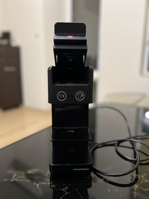 Кафе машина illy с капсули